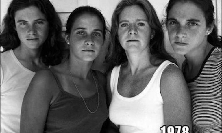 Эти сестры делали одно и то же фото 40 лет подряд, чтобы показать красоту своего возраста