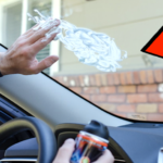 Dengan hack genius ini, tingkap kereta anda akan bersih dalam masa 1 minit!