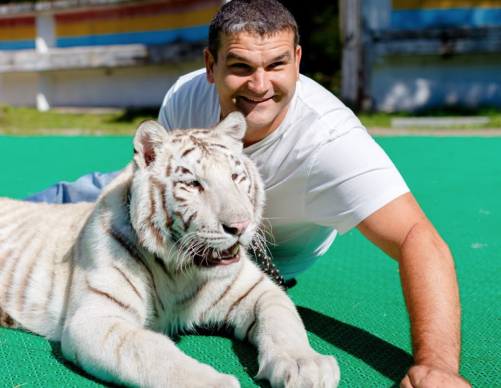 tigre bianca e guardiano