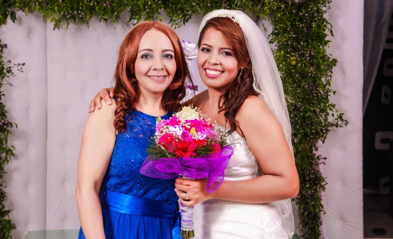 bride-and-mother